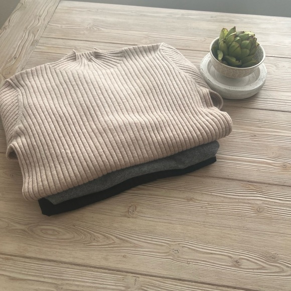 The Cashmere Project Ultralight Ribbed Turtleneck Sweater | Women’s Large | NWT - Picture 2 of 4
